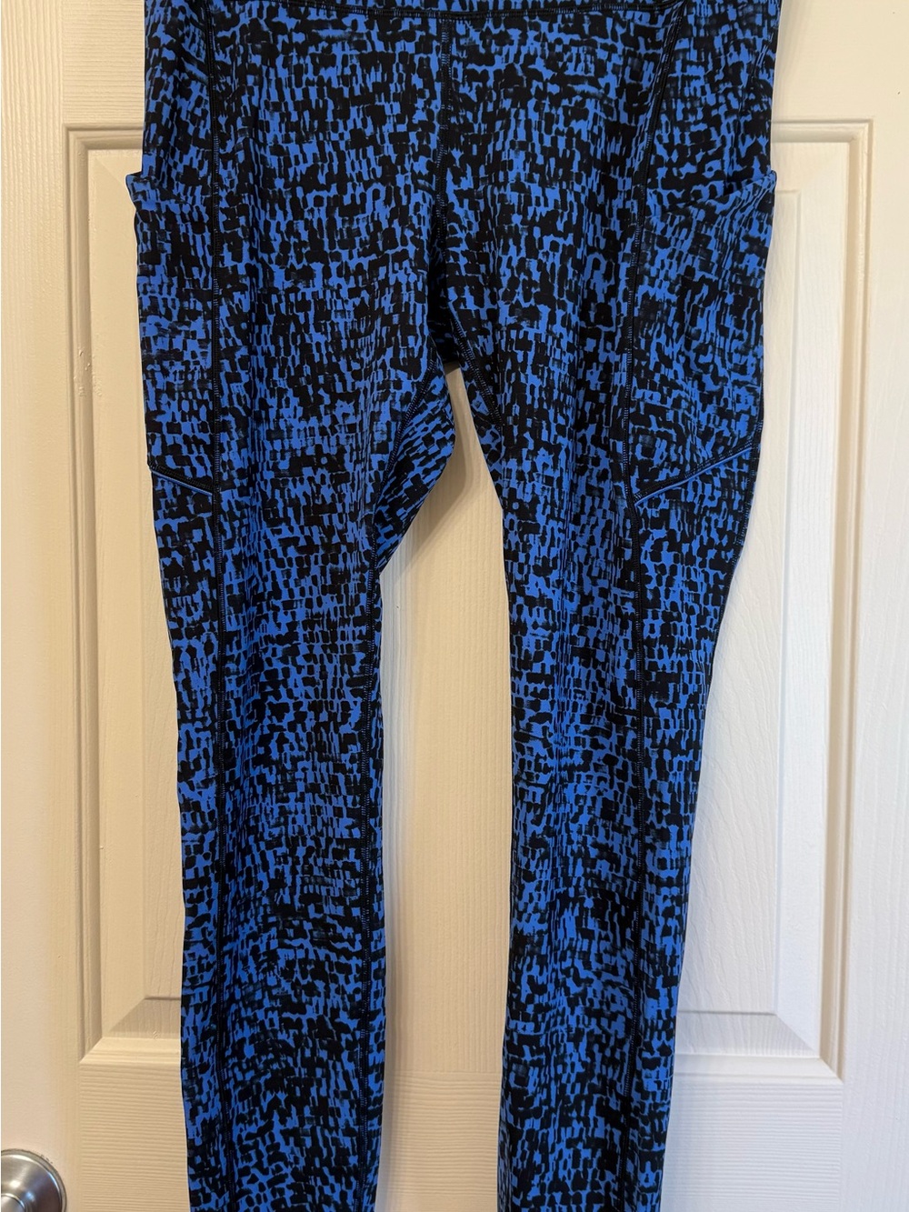 lululemon athletica Black and Blue Luxtreme Running Tights/Leggings